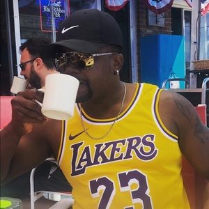 Meet your Posher, Pierre